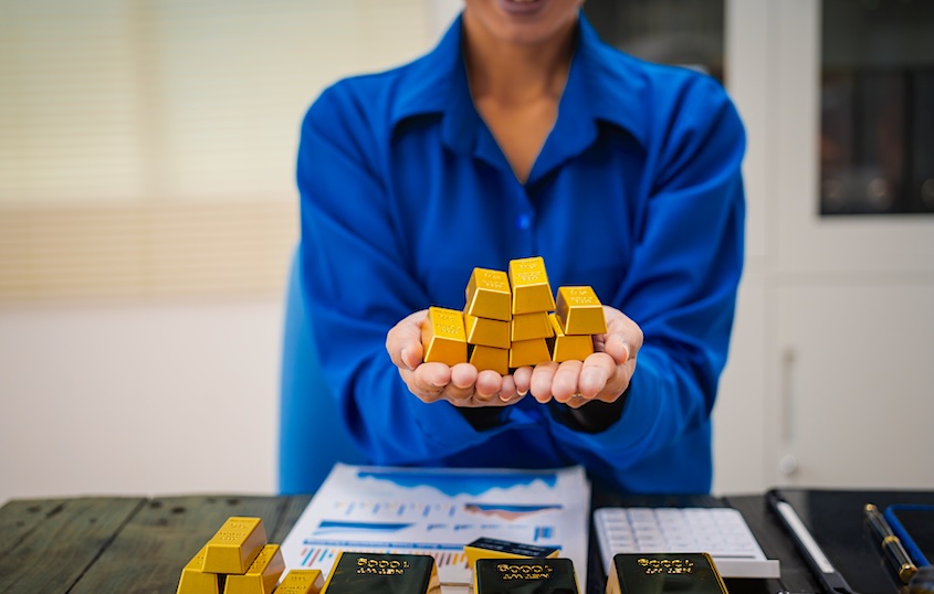 Is Gold Still a Safe Haven in August 2025? The Tariff Uncertainty Effect