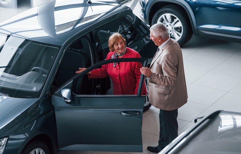 When to Buy a New Car: Key Signs That Help You Decide