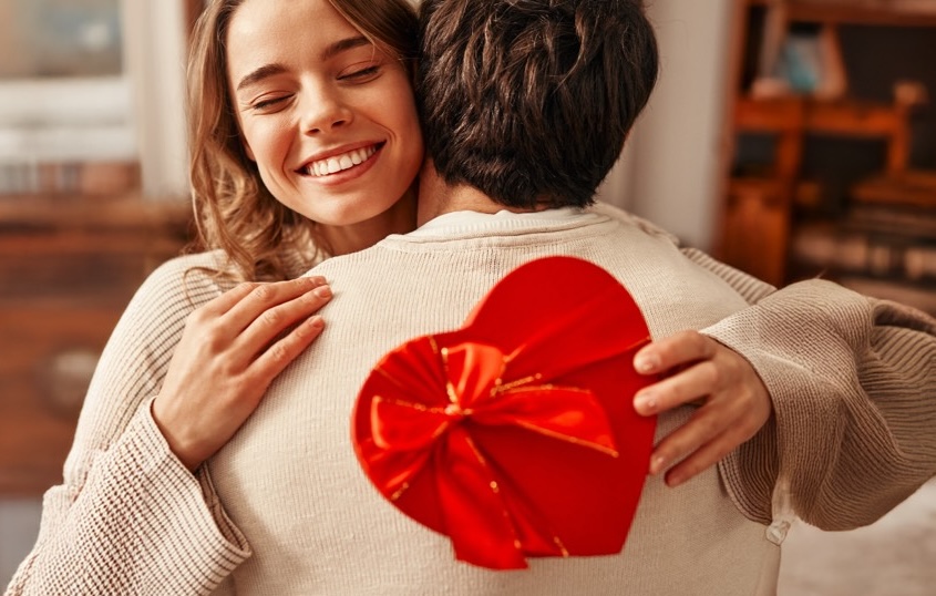 Best First Valentine’s Day Gift for Boyfriends in [y]