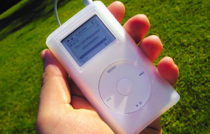 iPods Return as People Seek Relief From an Overwhelming World