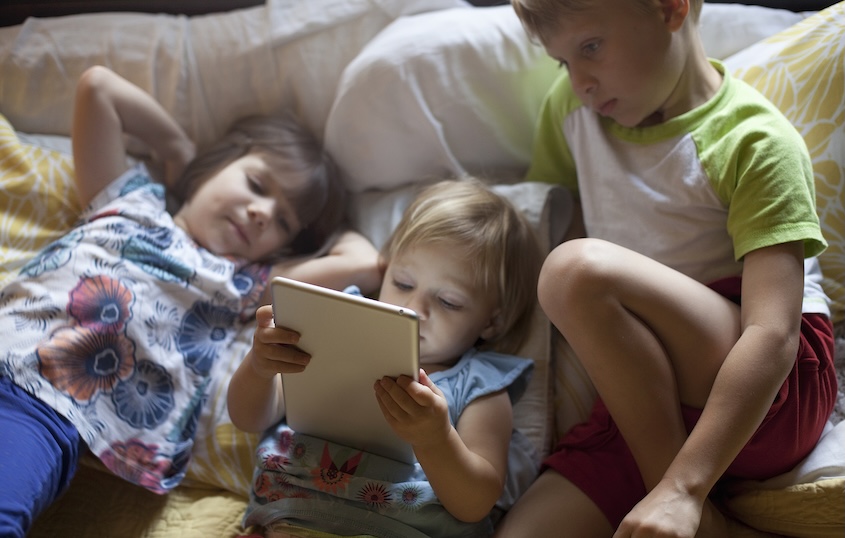 A Screen-Free Childhood Is Becoming a Luxury