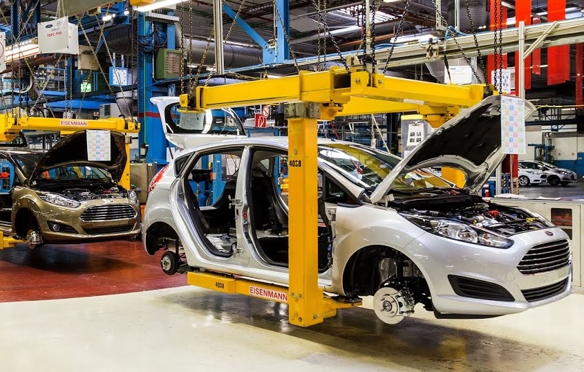 Ford Rehires Human Engineers After AI Falls Short on Quality Control