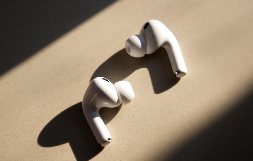 Apple Leak Reveals Camera-Equipped AirPods
